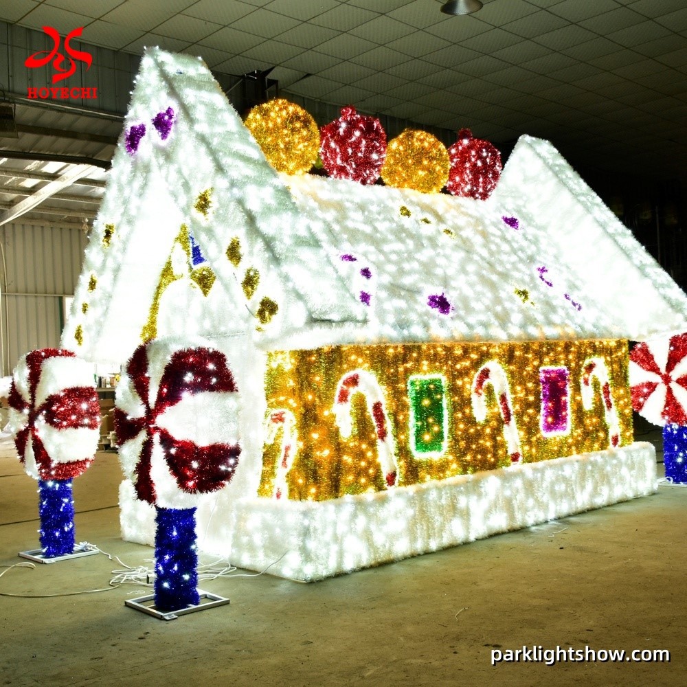 Large LED Gingerbread House Christmas Decoration | HOYECHI Outdoor Lighted Display Large LED Gingerbread House Christmas Decoration | HOYECHI Outdoor Lighted Display